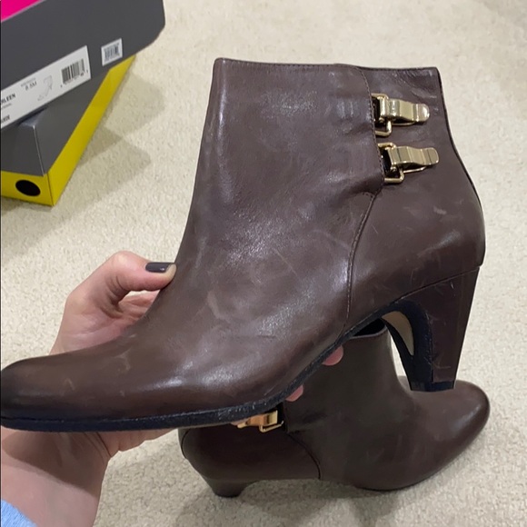 *NEW* Sam Edelman Brown Leather Booties - Picture 8 of 8